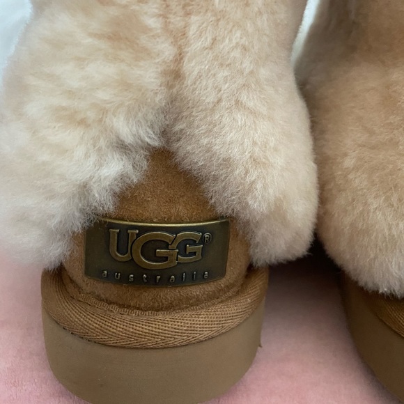 New Ugg classic Sherpa cuff - Picture 5 of 5